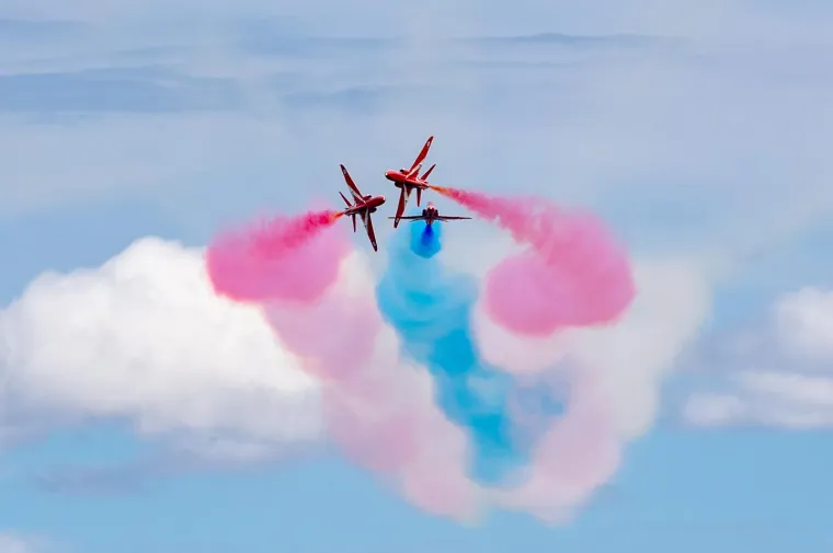 Zaboravite na Toma Cruisea i Top Gun, ovi naši i britanski dečki rade stvari od kojih će vam se zavrtjeti u glavi