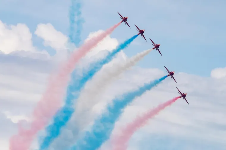 Zaboravite na Toma Cruisea i Top Gun, ovi na&scaron;i i britanski dečki rade stvari od kojih će vam se zavrtjeti u glavi
