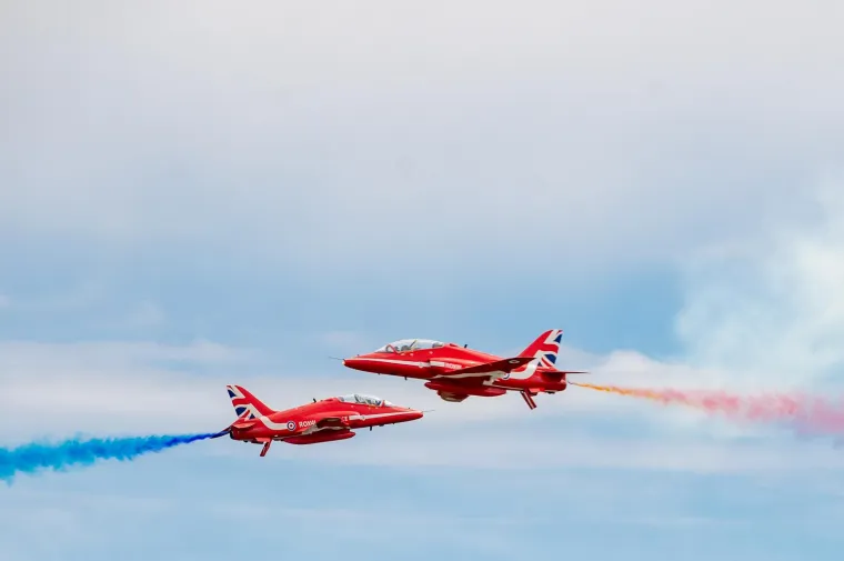 Zaboravite na Toma Cruisea i Top Gun, ovi na&scaron;i i britanski dečki rade stvari od kojih će vam se zavrtjeti u glavi