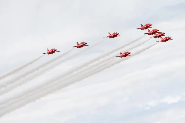 Zaboravite na Toma Cruisea i Top Gun, ovi na&scaron;i i britanski dečki rade stvari od kojih će vam se zavrtjeti u glavi