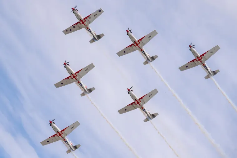 Zaboravite na Toma Cruisea i Top Gun, ovi na&scaron;i i britanski dečki rade stvari od kojih će vam se zavrtjeti u glavi