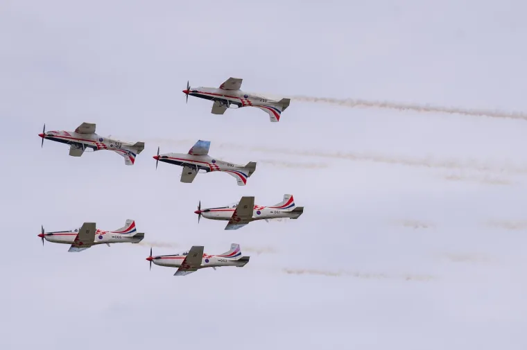 Zaboravite na Toma Cruisea i Top Gun, ovi na&scaron;i i britanski dečki rade stvari od kojih će vam se zavrtjeti u glavi