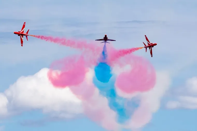 Zaboravite na Toma Cruisea i Top Gun, ovi na&scaron;i i britanski dečki rade stvari od kojih će vam se zavrtjeti u glavi