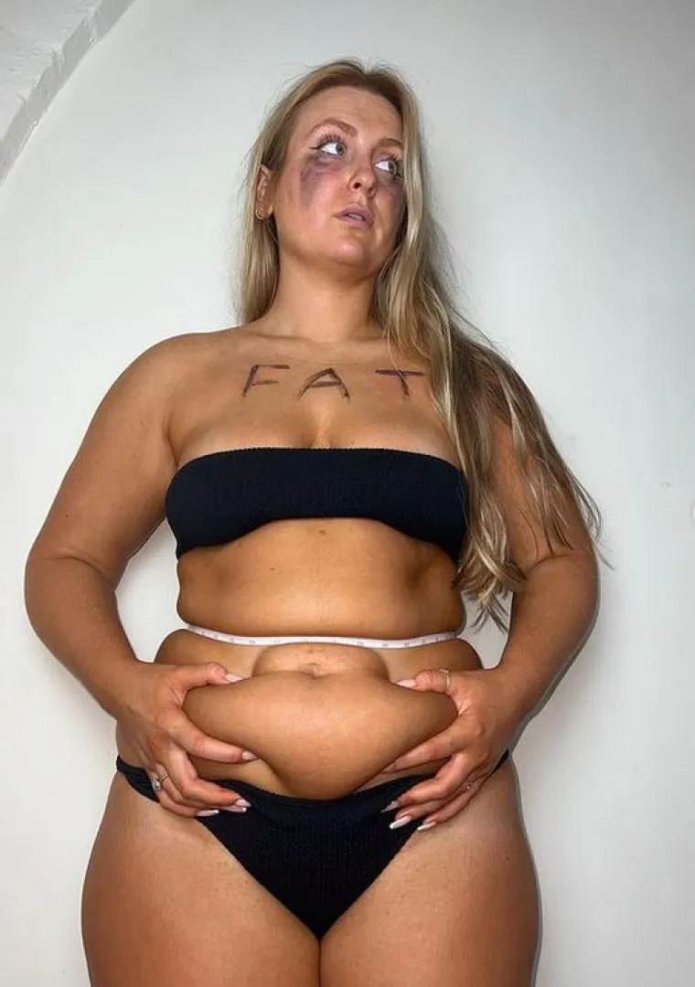 Sophia na svom Instagram profilu priča o svom tijelu i njegovim promjenama pa je tako i priznala da se osjećala loše u svom tijelu te da su ju mnogi osuđivali.