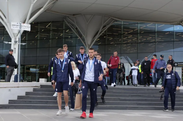 Juniori Hajduka dan nakon poraza u finalu Lige prvaka sletjeli u splitsku zračnu luku