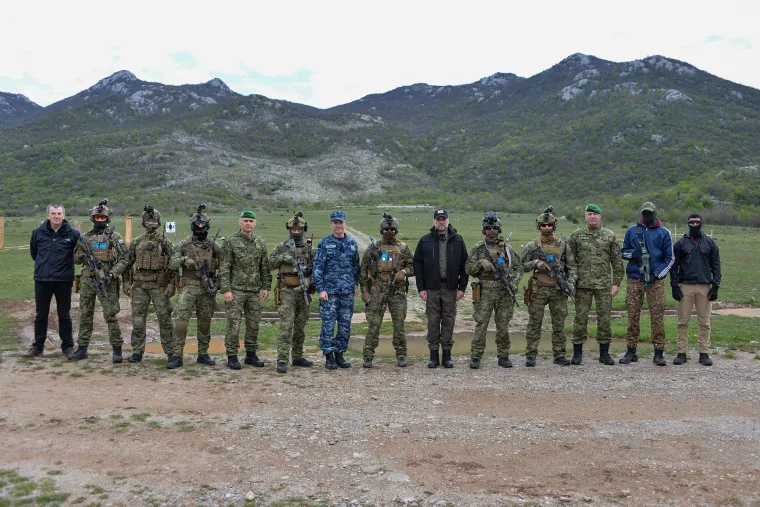 Pukni puško! Predsjednik je nedavno pucao iz kubure, a sad se i ministar Banožić latio oružja