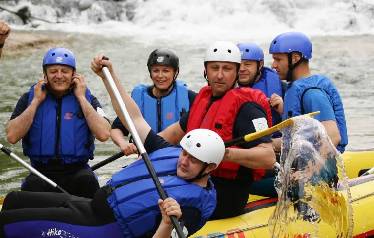 Sjećate li se kad je Sanader poslao ministre na rafting? Neki su se skoro utopili, jedan uhvaćen u ljubavnom klinču, a Kolinda...