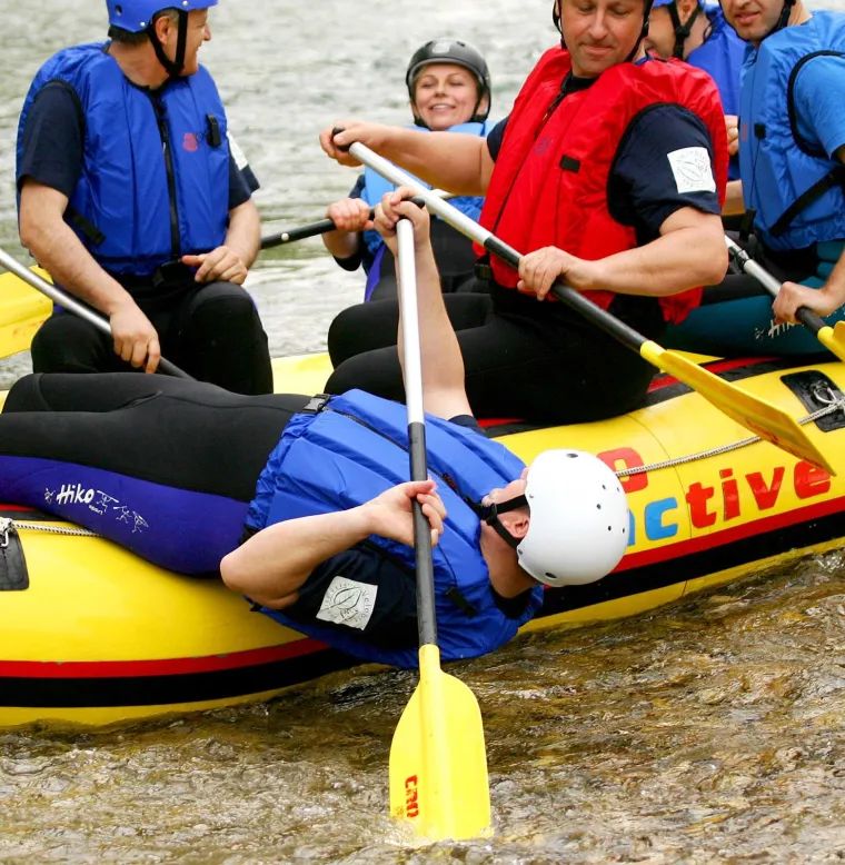 Sjećate li se kad je Sanader poslao ministre na rafting? Neki su se skoro utopili, jedan uhvaćen u ljubavnom klinču, a Kolinda...
