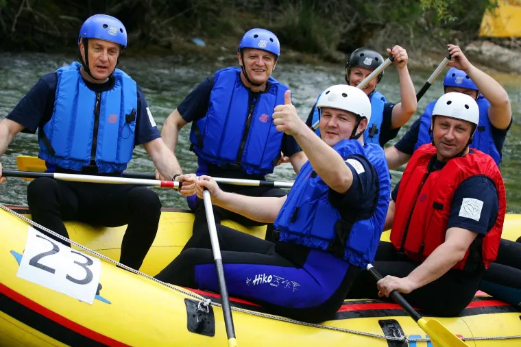 Sjećate li se kad je Sanader poslao ministre na rafting? Neki su se skoro utopili, jedan uhvaćen u ljubavnom klinču, a Kolinda...