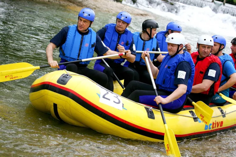 Sjećate li se kad je Sanader poslao ministre na rafting? Neki su se skoro utopili, jedan uhvaćen u ljubavnom klinču, a Kolinda...