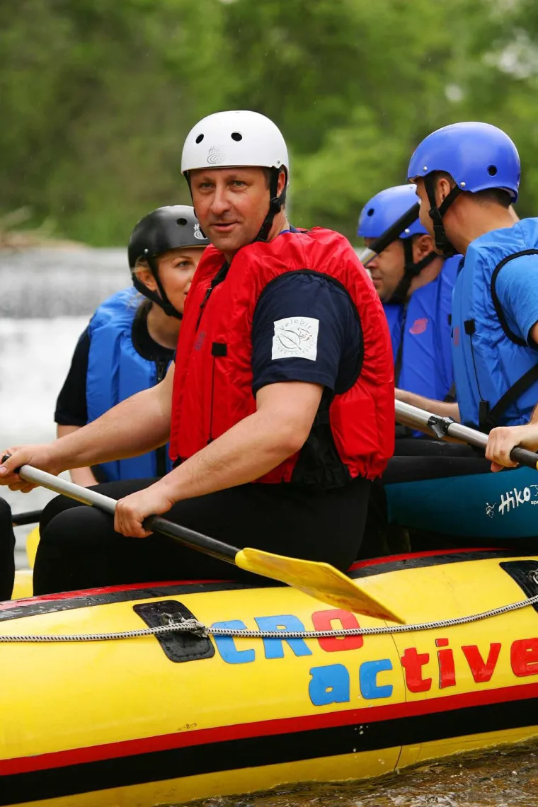 Sjećate li se kad je Sanader poslao ministre na rafting? Neki su se skoro utopili, jedan uhvaćen u ljubavnom klinču, a Kolinda...