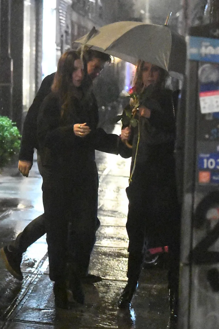 Jennifer Aniston uhvaćena s biv&scaron;im mužem: Kad su se ugledali, pao je nježan zagrljaj, a glumac je zbog jednog ispao pravi romantik