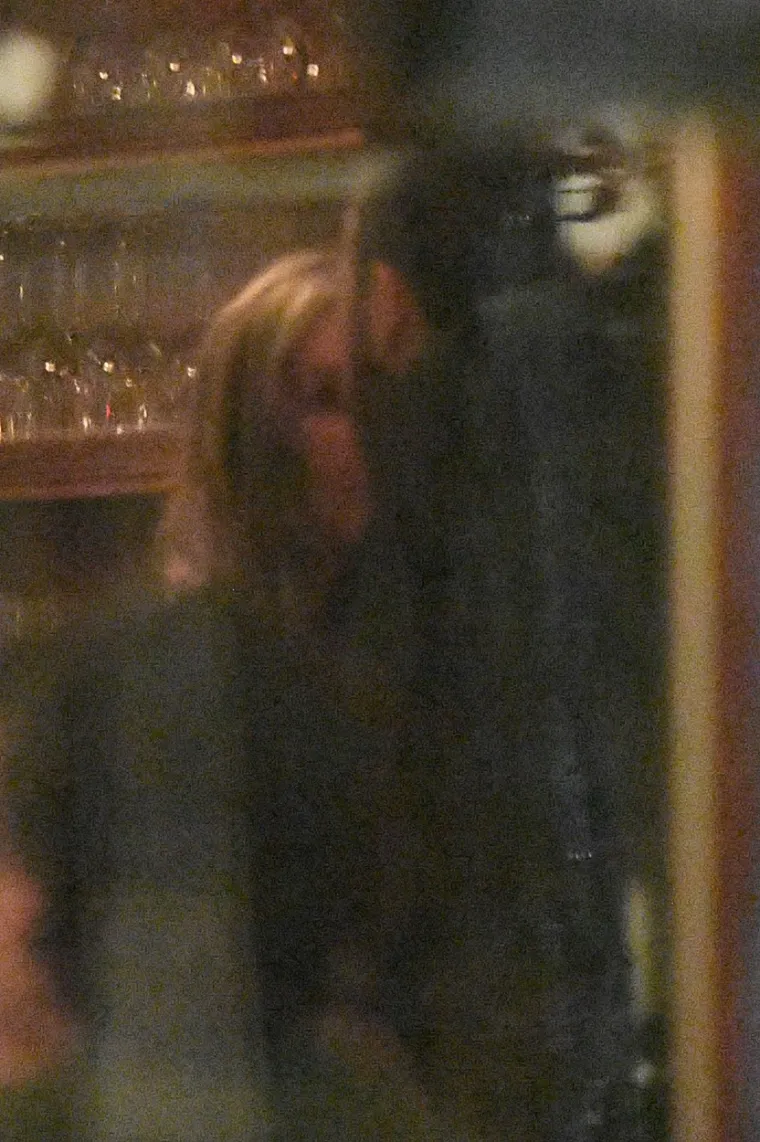 Jennifer Aniston uhvaćena s biv&scaron;im mužem: Kad su se ugledali, pao je nježan zagrljaj, a glumac je zbog jednog ispao pravi romantik