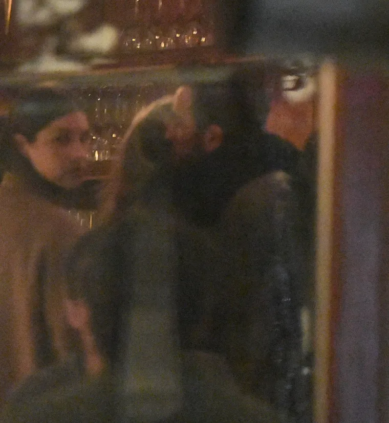 Jennifer Aniston uhvaćena s biv&scaron;im mužem: Kad su se ugledali, pao je nježan zagrljaj, a glumac je zbog jednog ispao pravi romantik