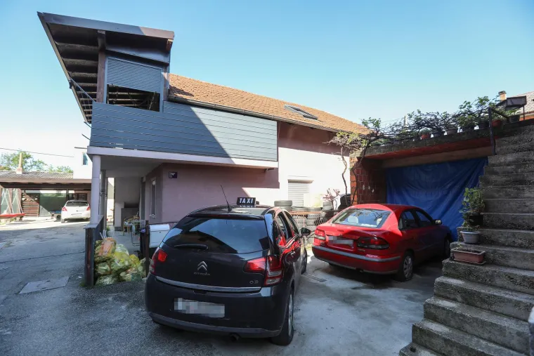 Ovo je mjesto gdje je noćas grunula ručna bomba, kraj kuće u kojoj živi obitelj s troje djece