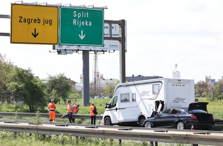 BMW podletio pod kamper kod čvora Lučko u Zagrebu