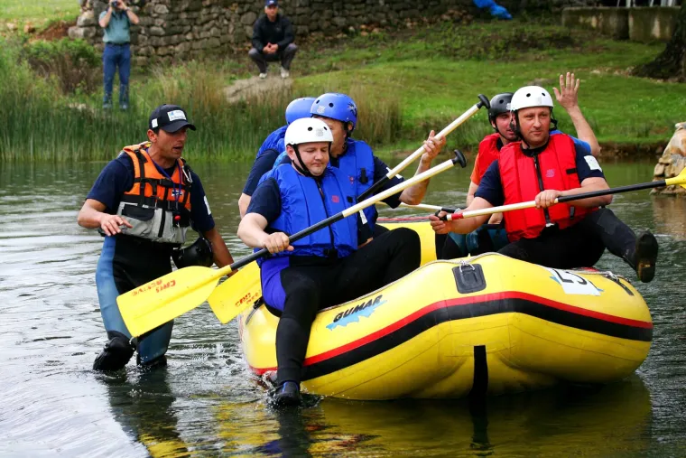 Sjećate se kad je Sanader poslao ministre na rafting? Neki izgledali kao da su na rubu utapanja...