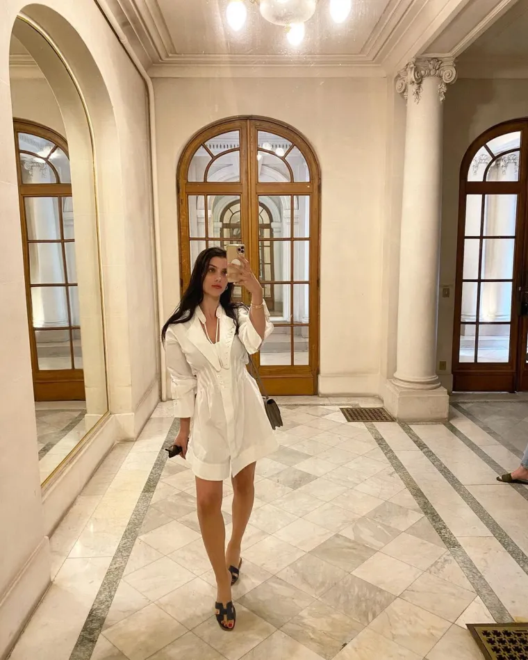 Vruća hrvatska navijačica je zapravo kopija? Poznati tabloid otkrio tko je 'originalna Ivana Knoll'