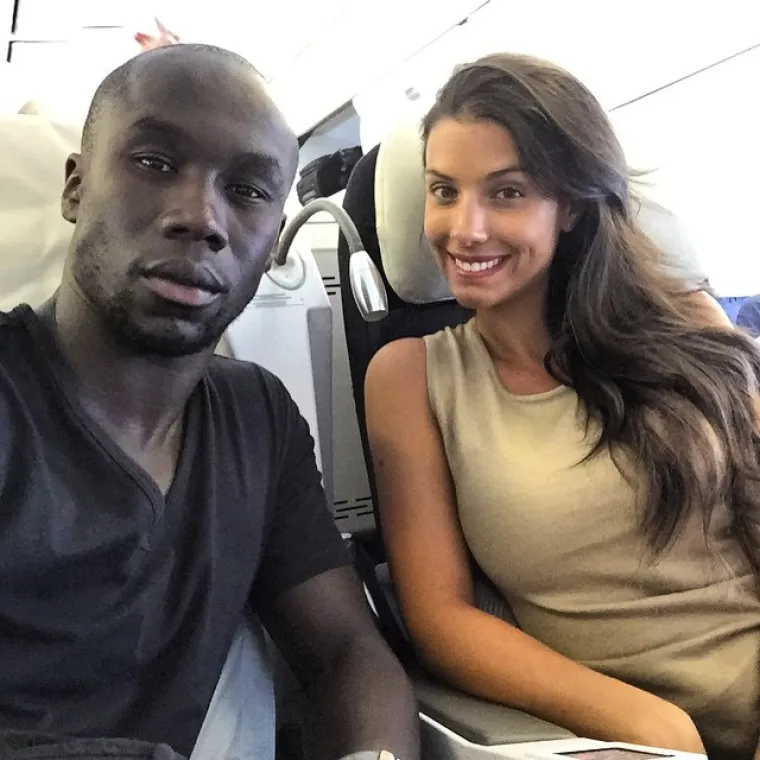 Vruća hrvatska navijačica je zapravo kopija? Poznati tabloid otkrio tko je 'originalna Ivana Knoll'