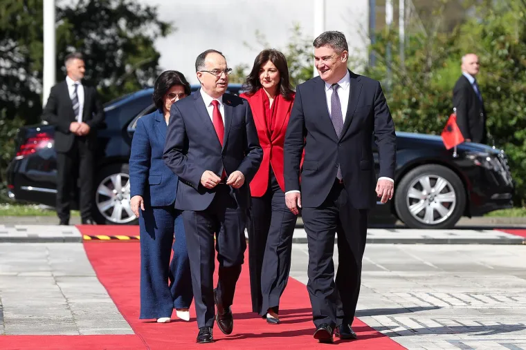S našom Sanjom nitko ne može stati u istu rečenicu: Kad se pojavila na Pantovčaku nema tko se nije okrenuo za njom