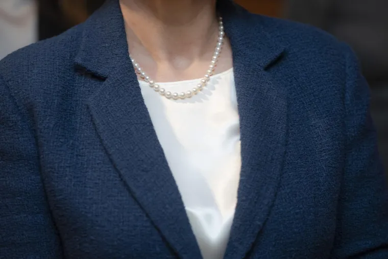 Besprijekorna elegancija Sanje Musić Milanović: U odvažnoj kombinaciji jo&scaron; jednom pokazala da je crvena njezina boja