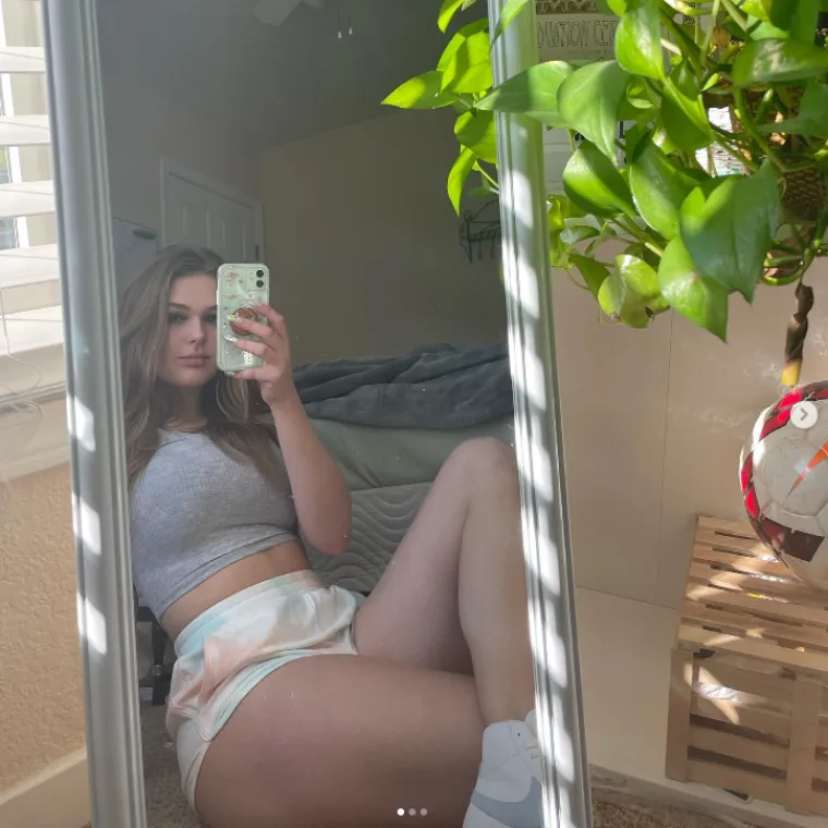 Iako ponekad dobiva osude od drugih, nije ju briga &scaron;to ljudi misle o njoj.