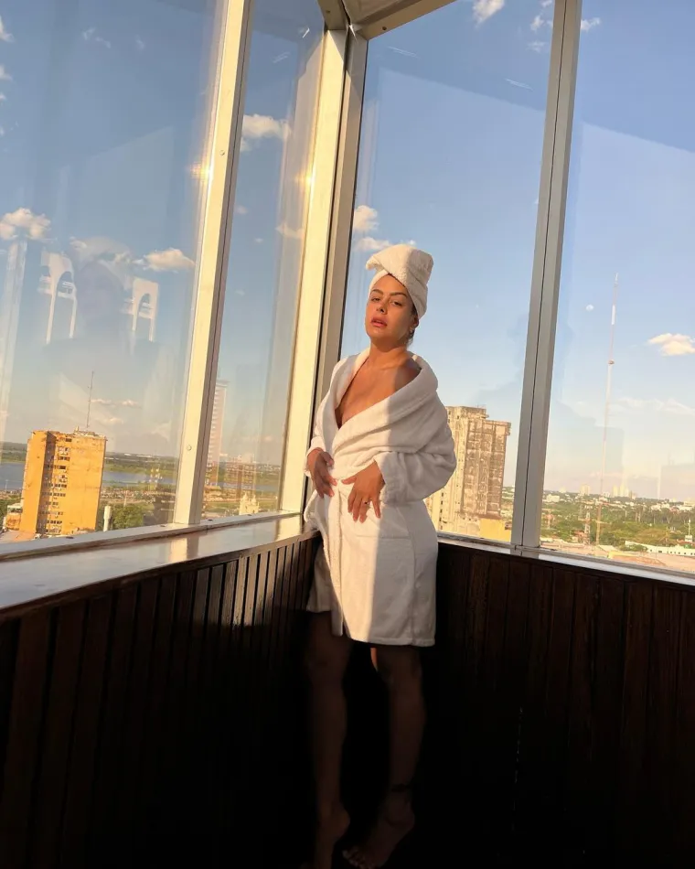 Jo&scaron; uvijek zna kako privući pažnju: Svima je bilo jasno da ne nosi grudnjak, a je li 'zaboravila' obući i gaćice?