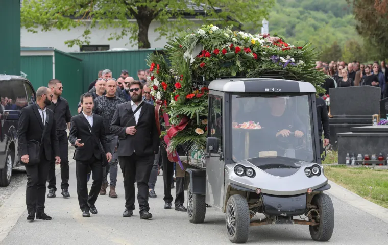 Na groblju Markovo Polje sahranjen je Tomislav Sabljo koji je ubijen u noćnom klubu 'Ritz'
