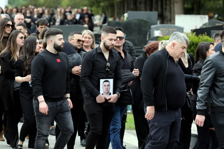 Na groblju Markovo Polje sahranjen je Tomislav Sabljo koji je ubijen u noćnom klubu 'Ritz'
