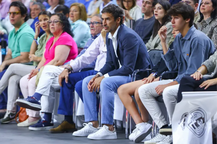 Totalni kaos: Legendarni Raul ustao, nešto dobacio i htio se obračunati s kapetanom Partizana?
