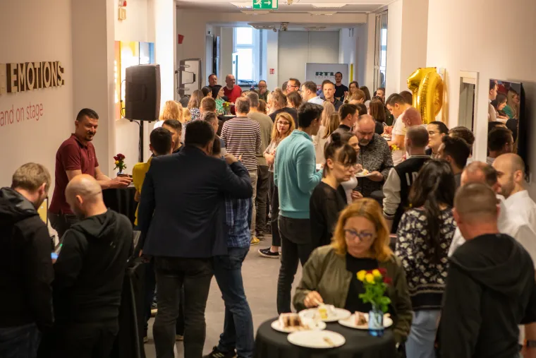 RTL Hrvatska obilježio 19. rođendan, palo i prigodno fotkanje, zaštitna lica spremno stala ispred aparata