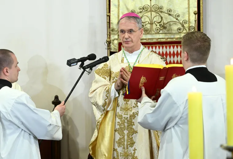 Kutleša preuzeo službu nadbiskupa: Na svečanom misnom slavlju pojavili se i brojni političari