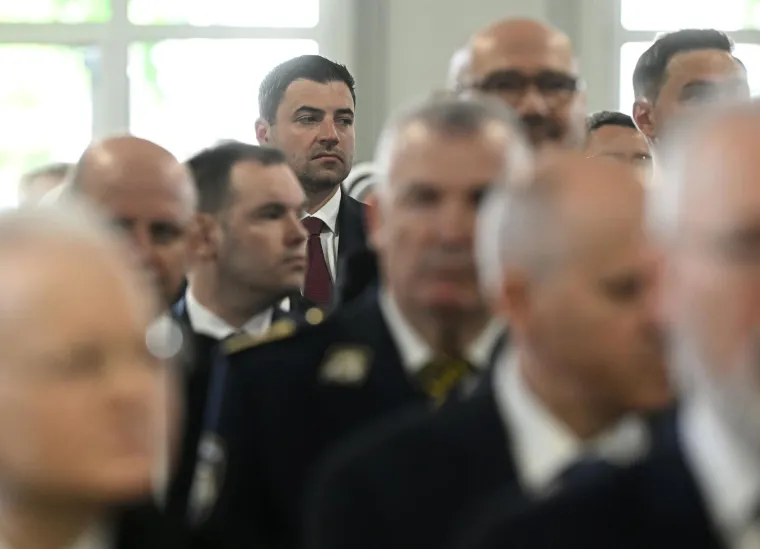 Kutleša preuzeo službu nadbiskupa: Na svečanom misnom slavlju pojavili se i brojni političari