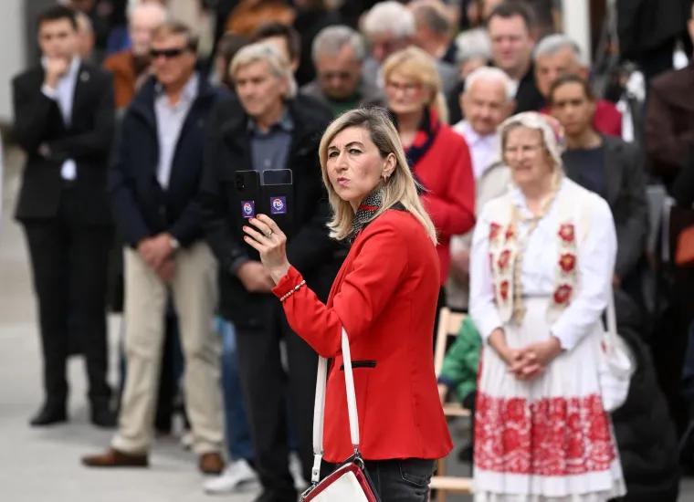 Kutleša preuzeo službu nadbiskupa: Na svečanom misnom slavlju pojavili se i brojni političari