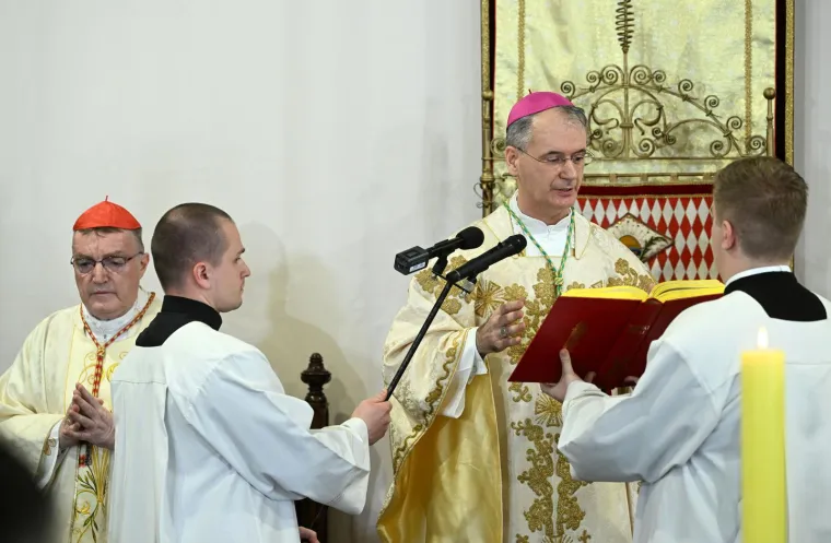 Kutle&scaron;a preuzeo službu nadbiskupa: Na svečanom misnom slavlju pojavili se i brojni političari