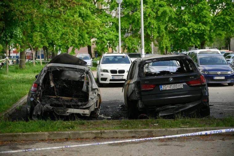 Buktinja u Zagrebu: Izgorjeli BMW X5 i Peugeot 308 na Ravnicama. Pogledajte što je od njih ostalo