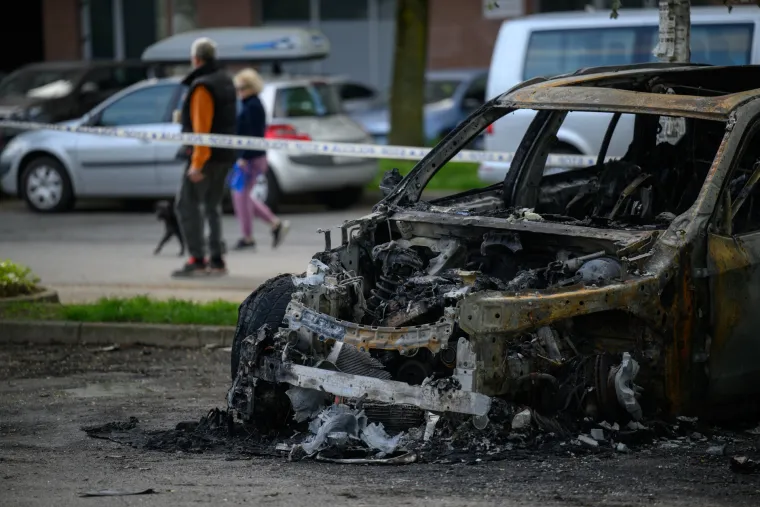 Buktinja u Zagrebu: Izgorjeli BMW X5 i Peugeot 308 na Ravnicama. Pogledajte što je od njih ostalo