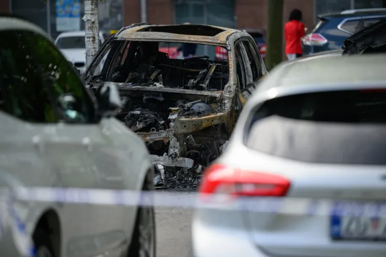 Buktinja u Zagrebu: Izgorjeli BMW X5 i Peugeot 308 na Ravnicama. Pogledajte što je od njih ostalo
