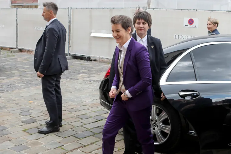 Ona izgleda kao da joj je ba&scaron; drago &scaron;to je tu. A drago je, izgleda, i njemu: Susreli se Plenković i Brnabić