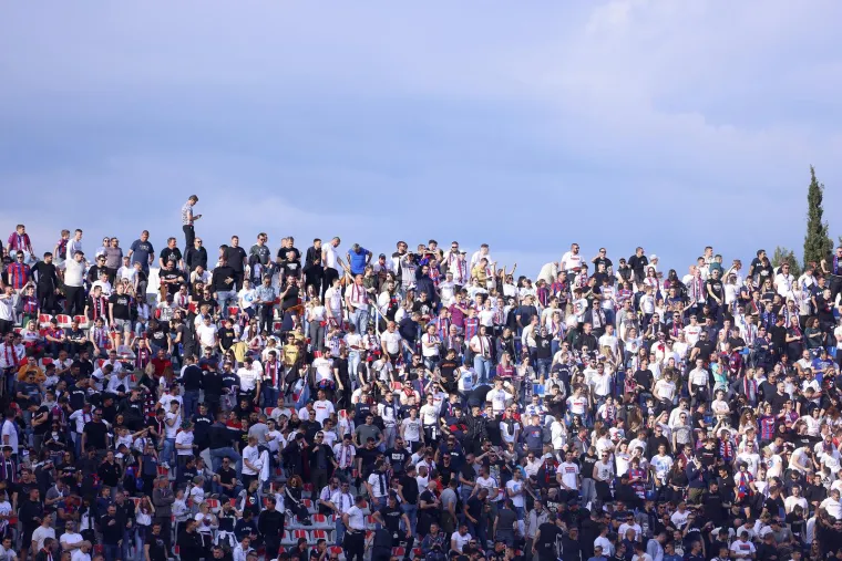 Dinamu je dovoljan i remi. Pogledajte kako izgledaju tribine na derbiju svih derbija u Splitu