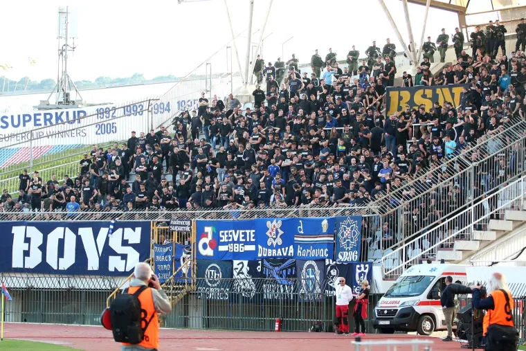 Dinamu je dovoljan i remi. Pogledajte kako izgledaju tribine na derbiju svih derbija u Splitu