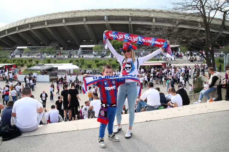 Dinamu je dovoljan i remi. Pogledajte kako izgledaju tribine na derbiju svih derbija u Splitu