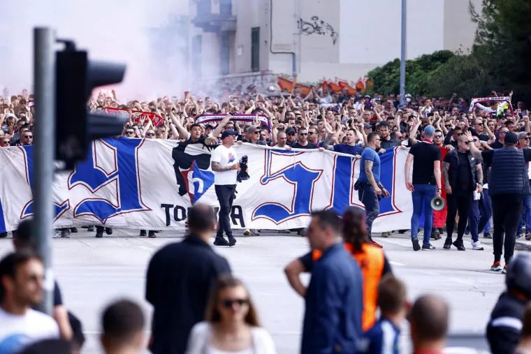 Dinamu je dovoljan i remi. Pogledajte kako izgledaju tribine na derbiju svih derbija u Splitu