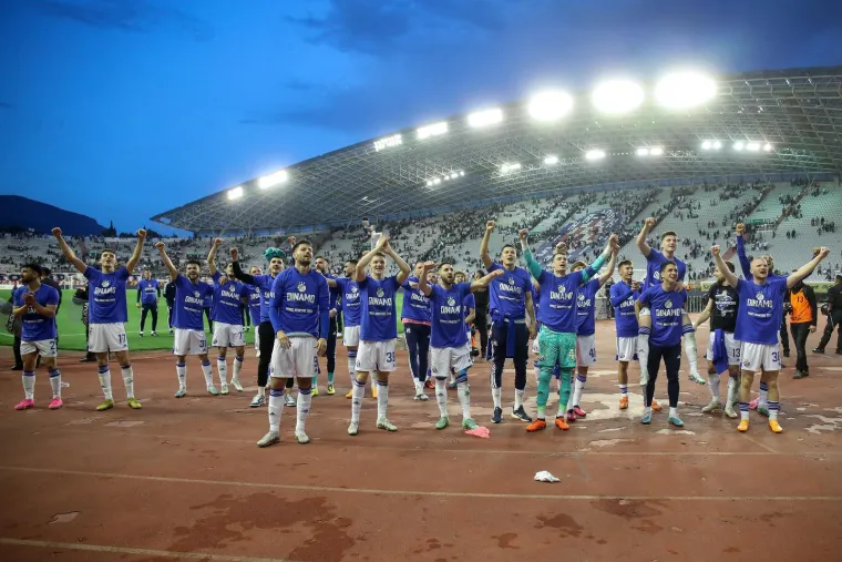 Ako navijate za Hajduk, bolje da ovo ne vidite: Ovako su nogometa&scaron;i Dinama proslavili titulu usred Splita