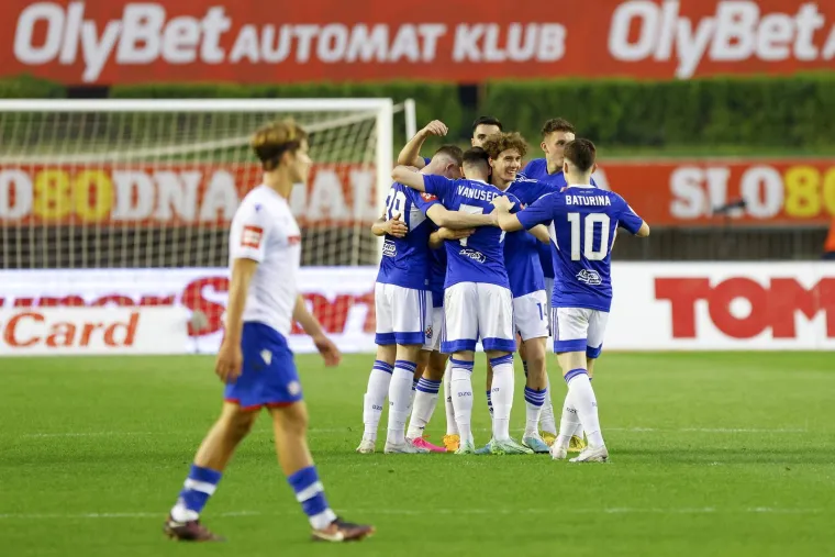 Ako navijate za Hajduk, bolje da ovo ne vidite: Ovako su nogometa&scaron;i Dinama proslavili titulu usred Splita