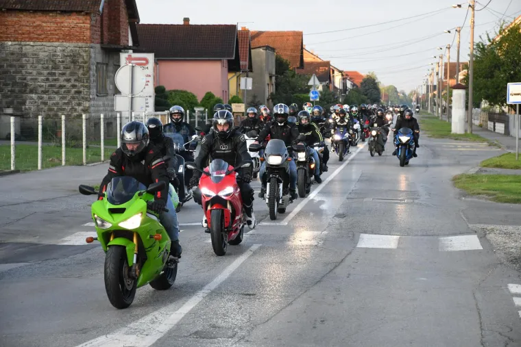 Tradicionalna prvomajska Budnica u Bjelovaru: Kolona od 1000 motorista protutnjala gradom
