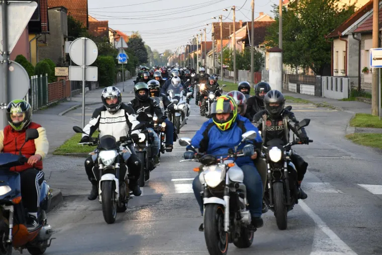 Tradicionalna prvomajska Budnica u Bjelovaru: Kolona od 1000 motorista protutnjala gradom