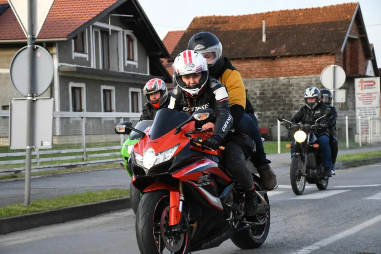 Tradicionalna prvomajska Budnica u Bjelovaru: Kolona od 1000 motorista protutnjala gradom