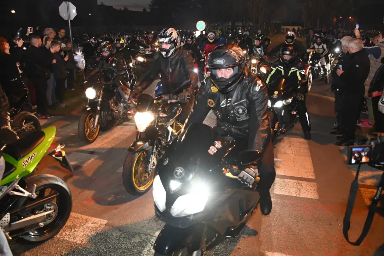 Tradicionalna prvomajska Budnica u Bjelovaru: Kolona od 1000 motorista protutnjala gradom