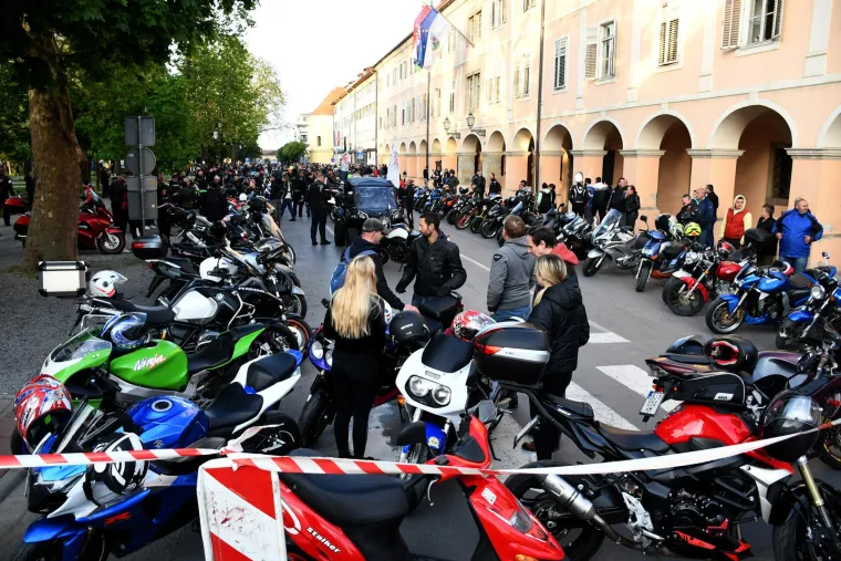 Tradicionalna prvomajska Budnica u Bjelovaru: Kolona od 1000 motorista protutnjala gradom
